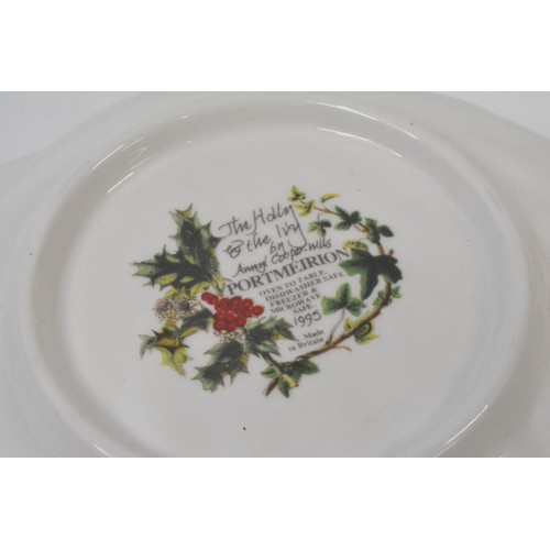 53 - Portmeirion 'The Holly and the Ivy' assortment of bowls, plates, jugs etc together with Botanical Ga... 