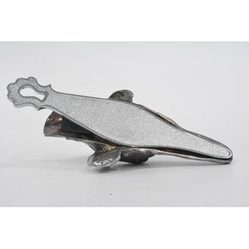 125 - Silver plated letter holder in  the form of a greyhound head, with glass eyes, length approx 15 cms