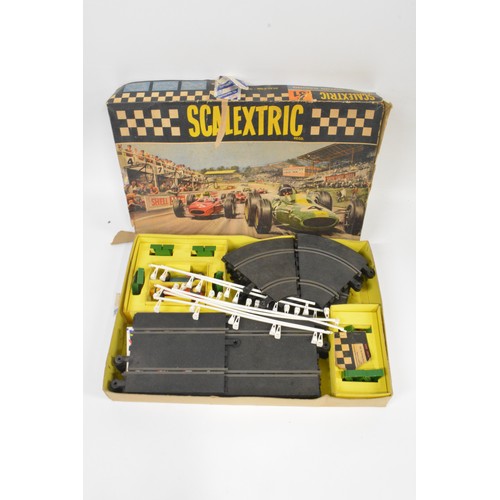 160 - A vintage complete Scalextric set 31, requires separate power unit and controllers