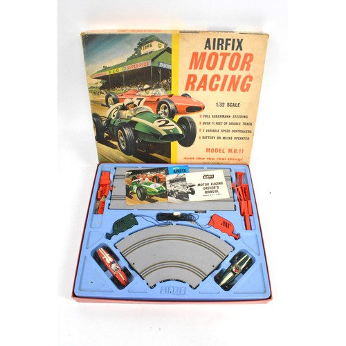 167 - Airfix motor racing 1/32 scale model MR11 track and cars together with other Airfix cars - figure - ... 