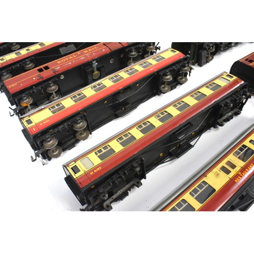 174 - Hornby Dublo items to include 'Duchess of Montrose',  'Duchess of Atholl' tin plate coaches and tria... 