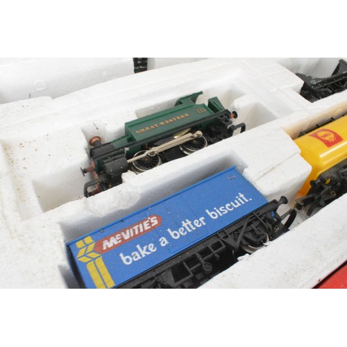 175 - Hornby locomotives to include track, BR Class 25, Class 29,  Southern 795 tender locomotive, Pugh & ... 