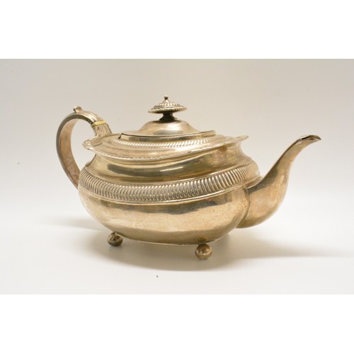 277 - Georgian silver teapot, hallmarked London 1816-17, poss. Soloman Hougham, approx gross weight 580g