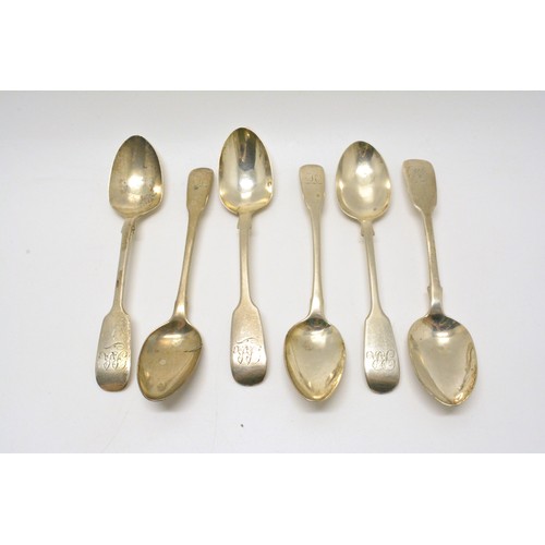 281 - Group of Georgian and Victorian silver spoons/cutlery, approx gross weight 225g