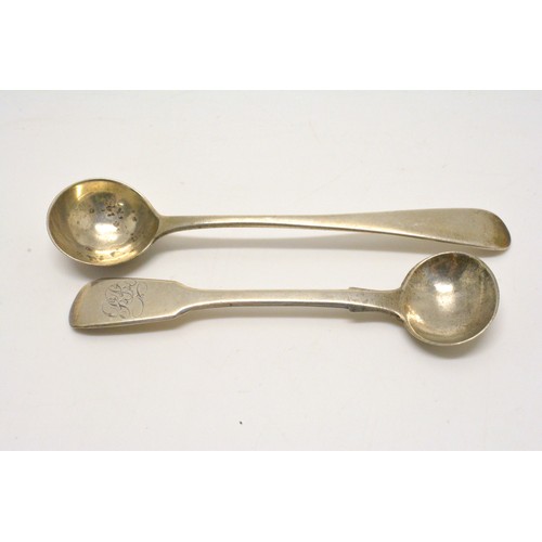 281 - Group of Georgian and Victorian silver spoons/cutlery, approx gross weight 225g