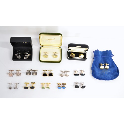 298 - 15 pairs of cufflinks , some boxed, to include hallmarked 925 silver, real mother of pearl, Thomas N... 