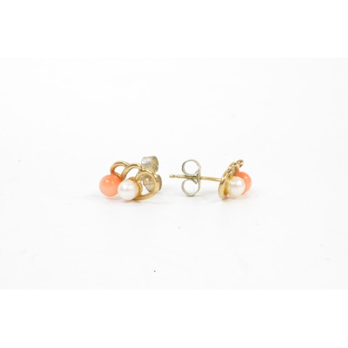 300 - Vintage jewellery consisting  pearl/coral earrings hallmarked 375 to stem, gold tone chunky necklace... 