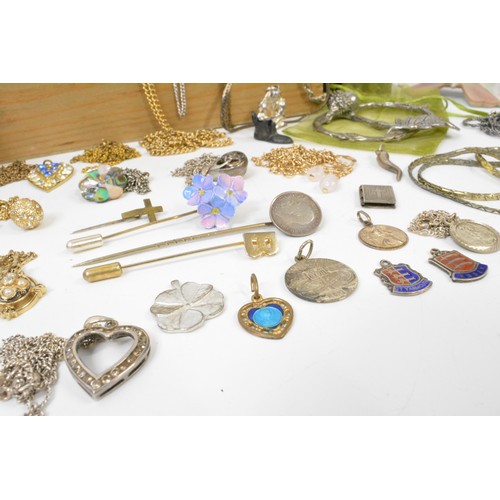 308 - Mixed vintage items to include purses, buckles, necklaces, watches, spectacles and other items.