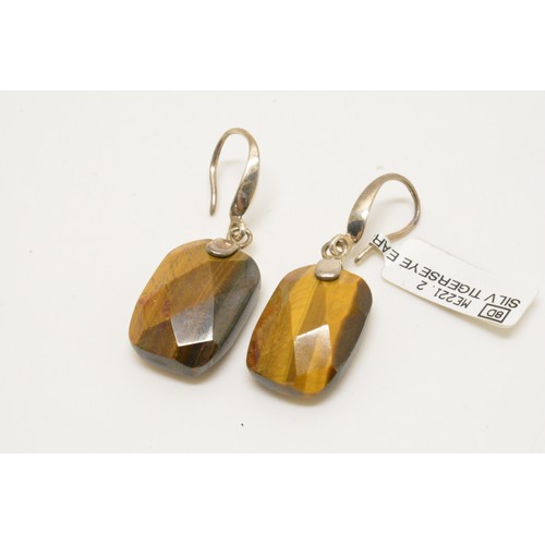 328 - Silver and faceted Tigers Eye rectangular ring together with co-ordinating Tigers Eye silver earring... 