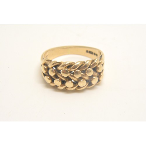 336 - 9ct yellow gold (Keepers) ring with an interwoven pattern, size N marked 375, approx 6.3grams