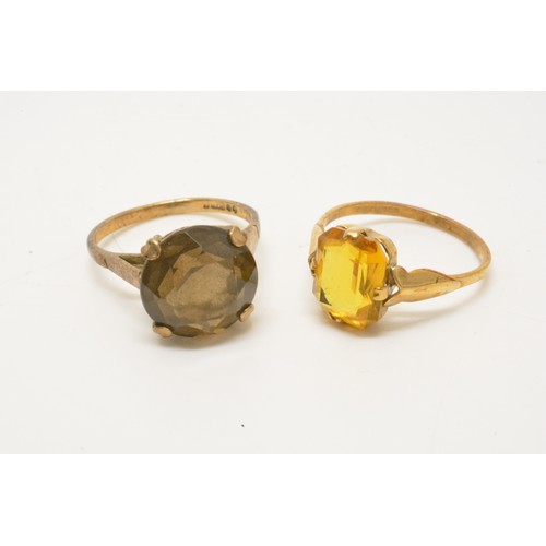 338 - x2 yellow gold rings with semi precious stones, approx size N,O. 5.25g weight.