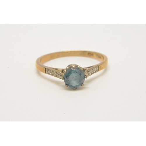 347 - x3 gold rings, all featuring blue stones. 7.6g gross weight combined. sizer L/M/P