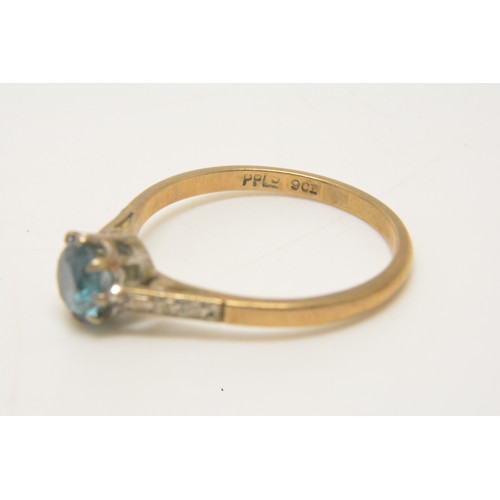 347 - x3 gold rings, all featuring blue stones. 7.6g gross weight combined. sizer L/M/P