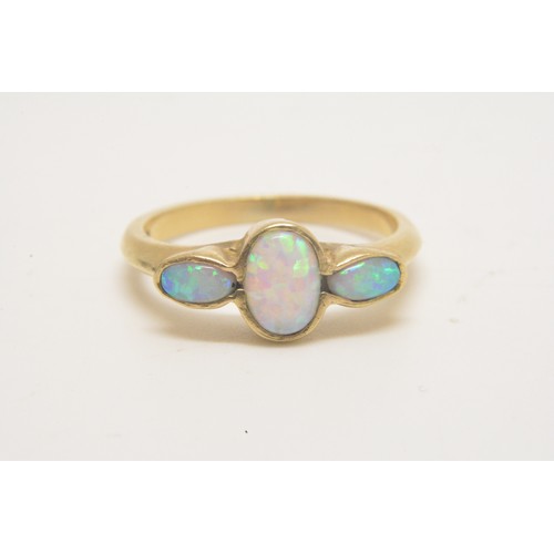 352 - 9ct yellow gold opal trilogy ring, hallmarked 375.  Approx size P, approx gross weight of ring 2.75g... 