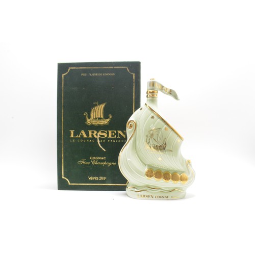 231 - One bottle boxed Decanter Larsen Porcelaine Limoges, Les Cognac Des Vikings