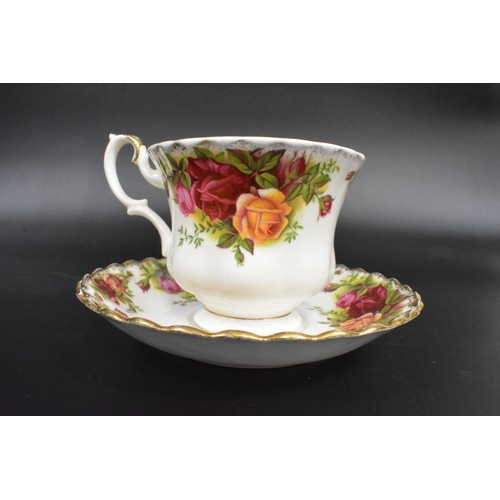 262 - Collection of Royal Albert 'Country Roses' to include teapots, cups, plates, saucers etc. A/F