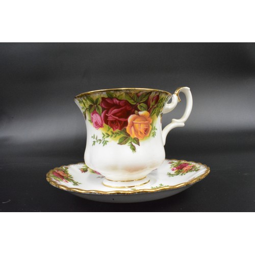 262 - Collection of Royal Albert 'Country Roses' to include teapots, cups, plates, saucers etc. A/F