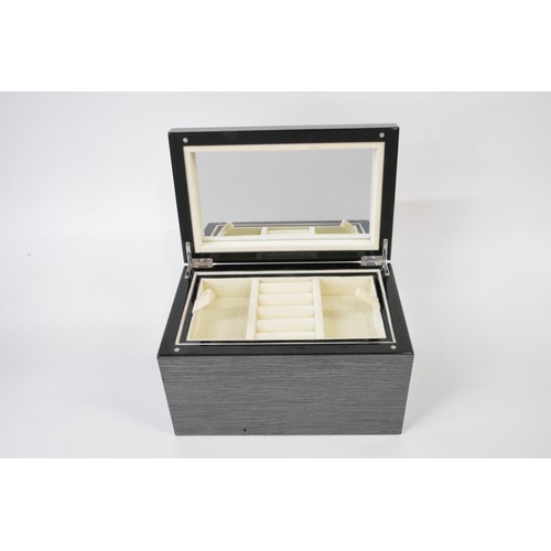 278 - High gloss jewellery box, with plush lift out compartments