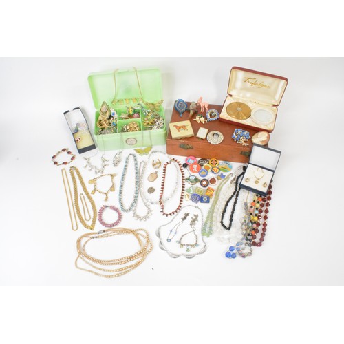 284 - Mixed costume jewellery to include some vintage brooches, necklaces (including glass beads), bracele... 