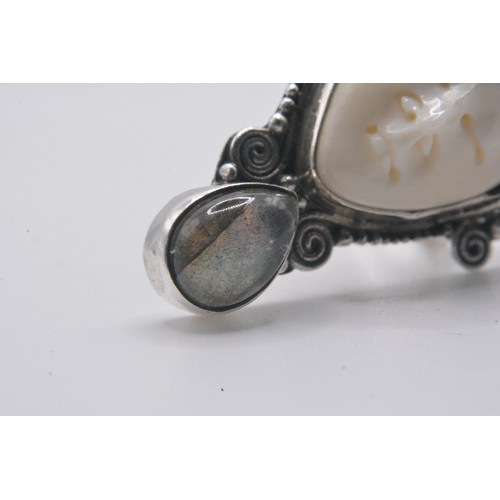 307 - Sajen/Goddess ring with gemstones, stamped 925