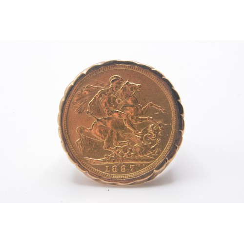 322 - 1897 22ct gold sovereign ring stamped 9ct, approx size M. A/F