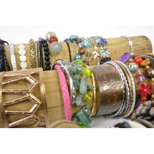 330 - Costume Jewellery collection of  bracelets in  various colours and designs and in excess of 120, [st... 