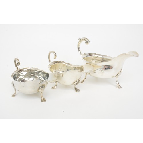 246 - x3 Antique silver sauce boats/gravy jugs, all with Chester and London hallmarks, approx gross weight... 