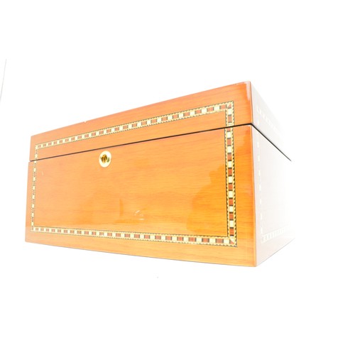 51 - Jewellery box with lacquered finish, plush interior, lift out tray and key, as new.