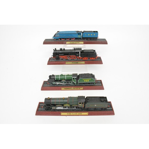 77 - large quantity of boxed/unboxed model vehicles including Vanguards together with selection of model ... 