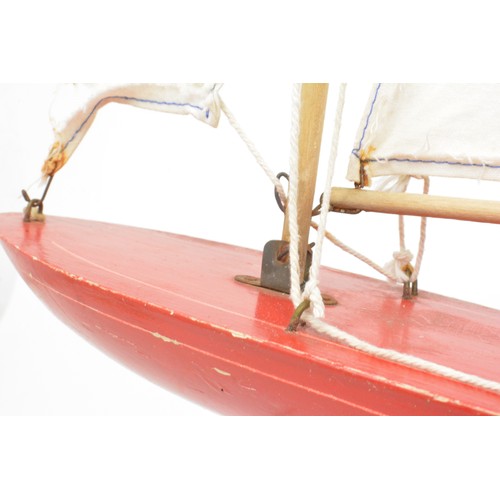 80 - Vintage Northern Star pond yachts made in Birkenhead by Northern Star, solid wood hulls, model SY5 a... 