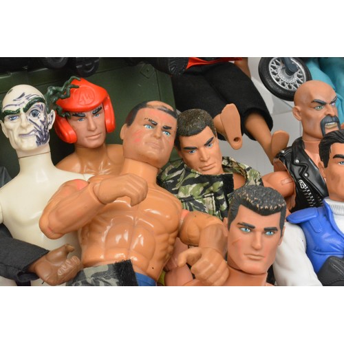 84 - Collection of Action Man figures and accessories to include 20 Action Men from 1992-1998, ammo box, ... 