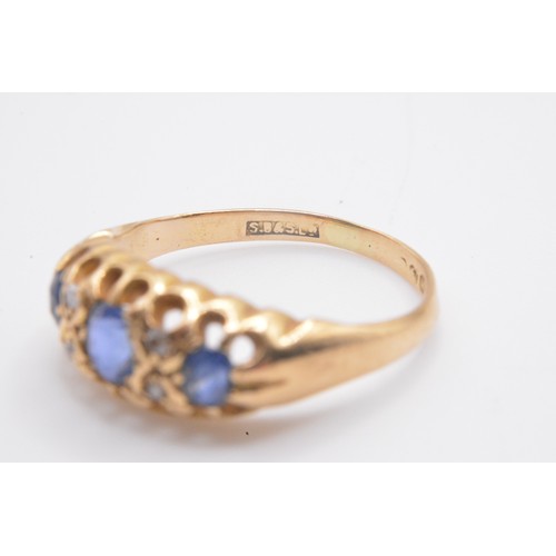 159 - Ceylon Sapphire and diamond yellow gold ring, approx. size K/L