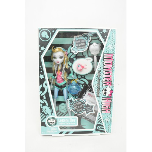 58 - Monster High Dolls made by Mattel, X6, all boxed, to include Scaris City of Frights Jinafire Long.