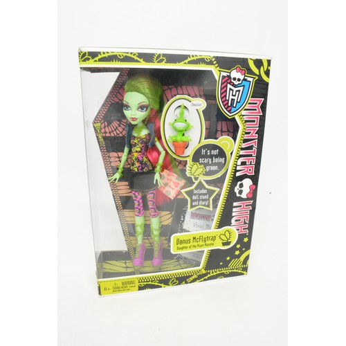 58 - Monster High Dolls made by Mattel, X6, all boxed, to include Scaris City of Frights Jinafire Long.