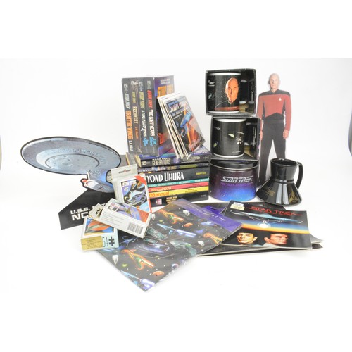 67 - Mixed group of Star Trek collectibles including mugs, sky box collector card tin edition 04366 of 10... 