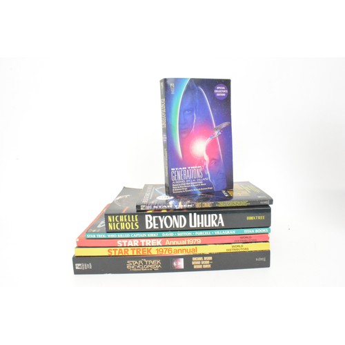 67 - Mixed group of Star Trek collectibles including mugs, sky box collector card tin edition 04366 of 10... 