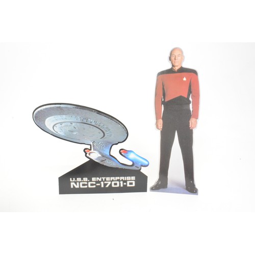 67 - Mixed group of Star Trek collectibles including mugs, sky box collector card tin edition 04366 of 10... 