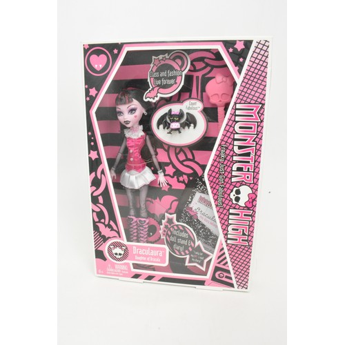 68 - Monster High Dolls in boxes, made by Mattel, X5 items.