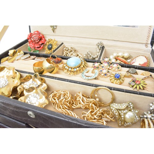 239 - Jewellery box containing mixed costume jewellery, rings, necklaces, bracelets etc.