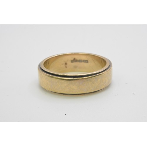 252 - 9ct gold ring, approx weight 5g, fully hallmarked. Approx size M.