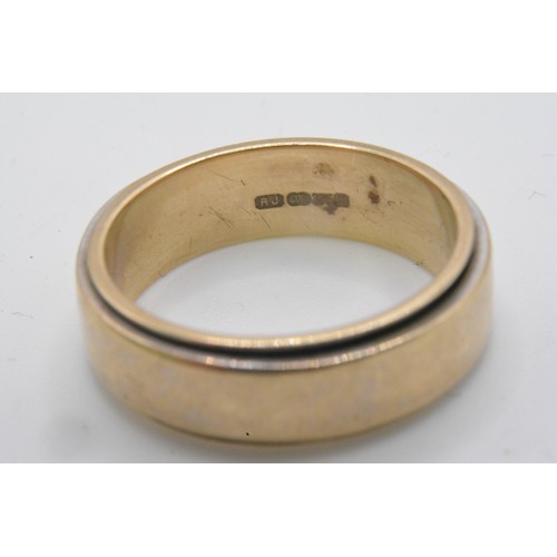 252 - 9ct gold ring, approx weight 5g, fully hallmarked. Approx size M.