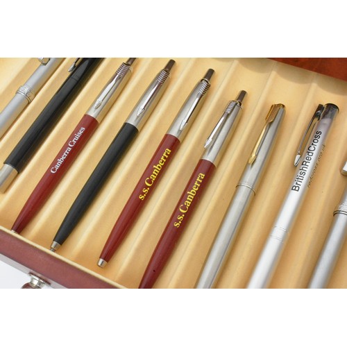 157 - Pen display box with pull out drawer containing a selection of predominately Parker pens/pencils