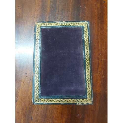 127 - Antique Staunton Chess Men Set presented in a boxwood and ebony decorative box, signed H.Staunton on... 