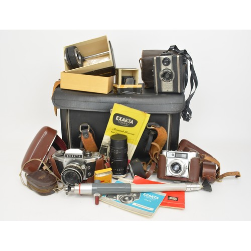 92 - Vintage cameras consisting ExaktaVX1000 Carl Zeiss Jena lens, Carl Braun Paxette Super 1 L, Coronet ... 
