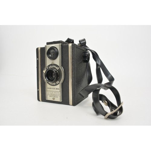 92 - Vintage cameras consisting ExaktaVX1000 Carl Zeiss Jena lens, Carl Braun Paxette Super 1 L, Coronet ... 