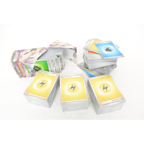 107 - Quantity of Pokemon TCG Scarlet and Violet Paldea Evolved Trading cards, (large quantity of cards), ... 