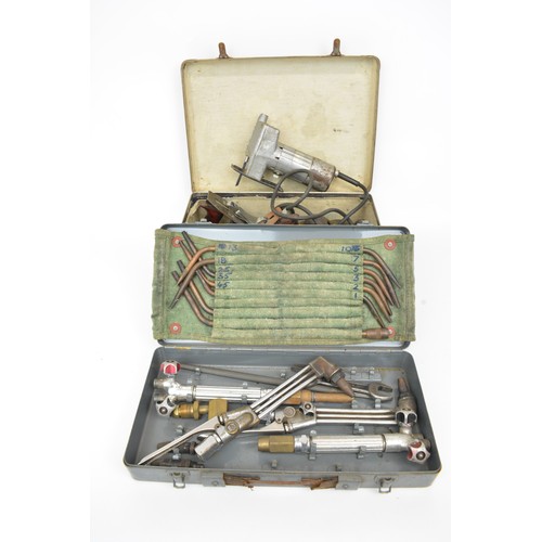 115 - Vintage case containing woodworking planes, Draper Record and Stanley 110 together with a Scintilla ... 