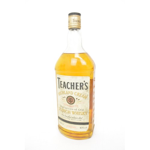 118 - Whisky group consisting boxed Glenlivet Aged 12 years 70 proof, Glenmorangie Single Highland Scotch ... 