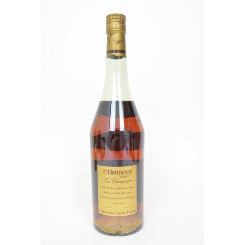 156 - One bt Hennessy VSOP Fine Champagne cognac,70cl,40%,1970s.