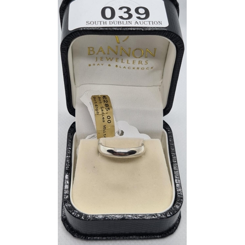 39 - Brand new 9ct white gold plain wedding band